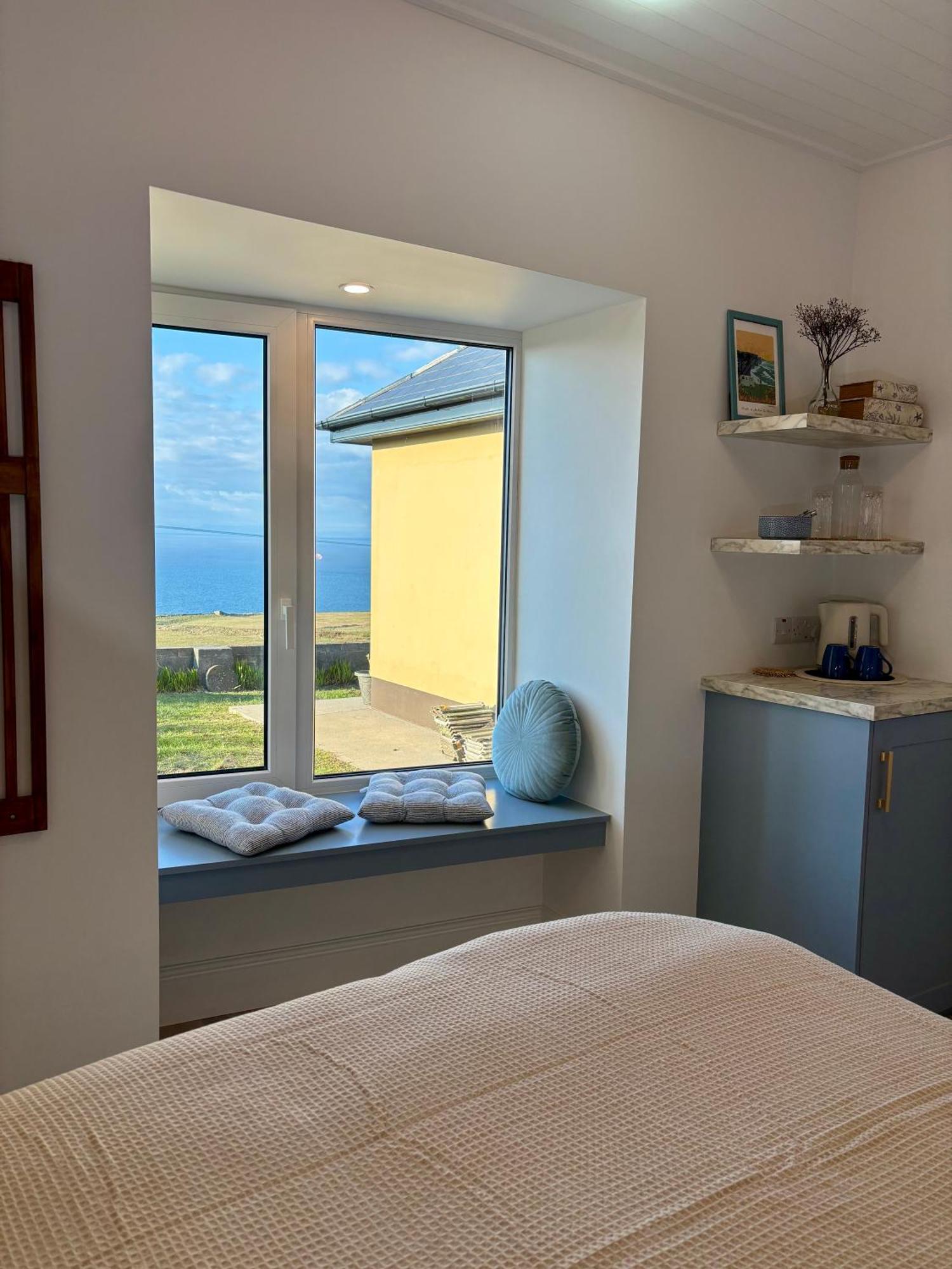 Ocean View Guestrooms Doolin Bilik gambar