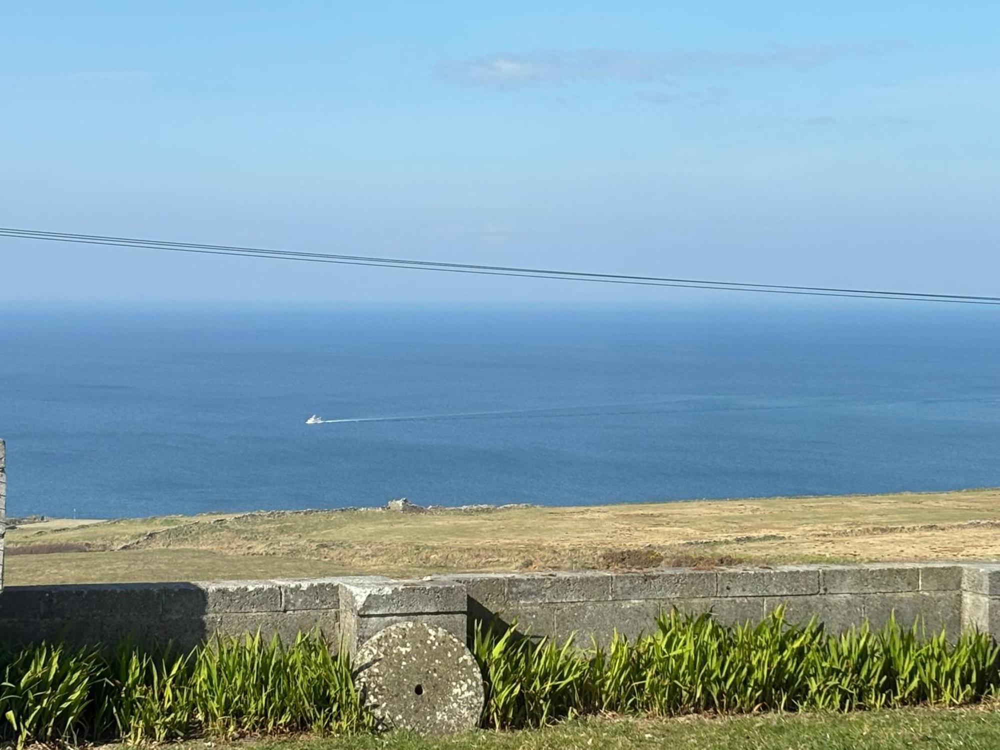 Ocean View Guestrooms Doolin Bilik gambar