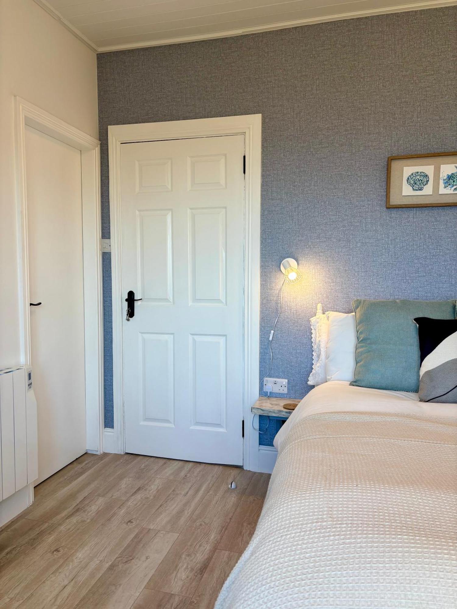Ocean View Guestrooms Doolin Bilik gambar
